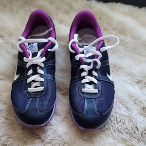 Nike Black and Pink Oceania Athletic Shoes